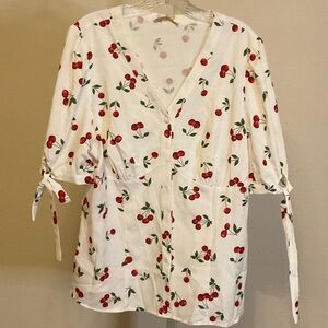 Cherry‎ Patterned V-Neck Blouse